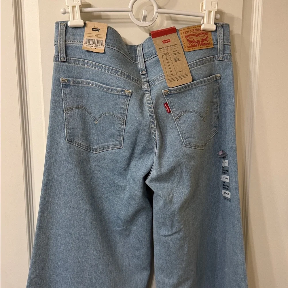 NWT Levi's 318 Shaping Wide Leg Mid Rise Women's Jeans Size 27/32 - Picture 2 of 4